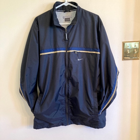 🎉Host Pick🎉Men’s Nike Jacket - Picture 3 of 6